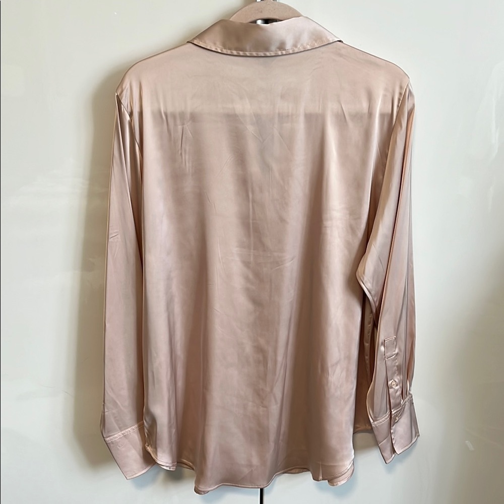 NWOT H&M Soft Pink Satin Effect Button-Up Blouse, Size L - Picture 4 of 7